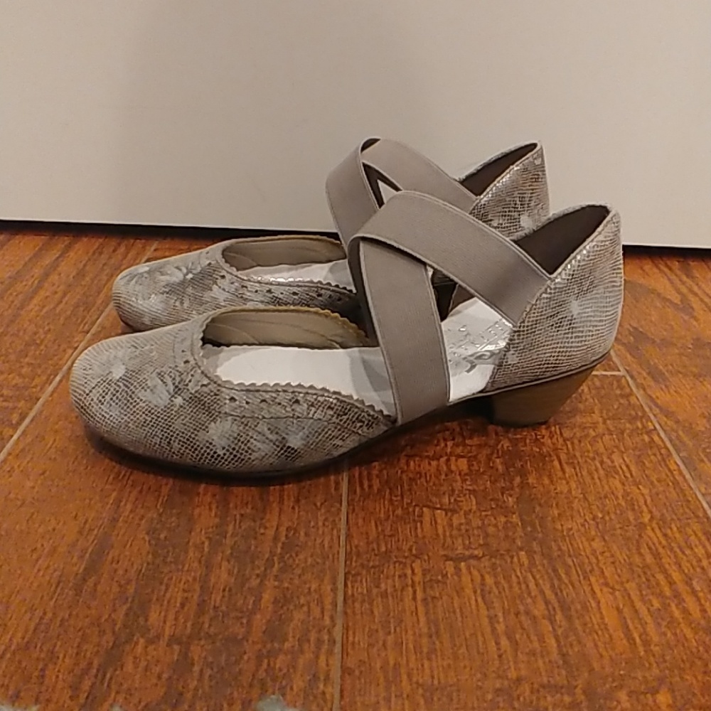 New Rieker pumps